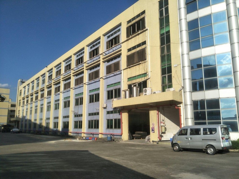 橫瀝鎮(zhèn)大型工業(yè)園原房東出租一樓一整層。工業(yè)用地帶紅本