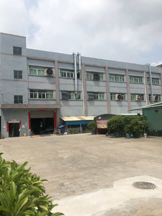 謝崗廠房出租二樓2200平方原房東水電齊全現成裝修出租